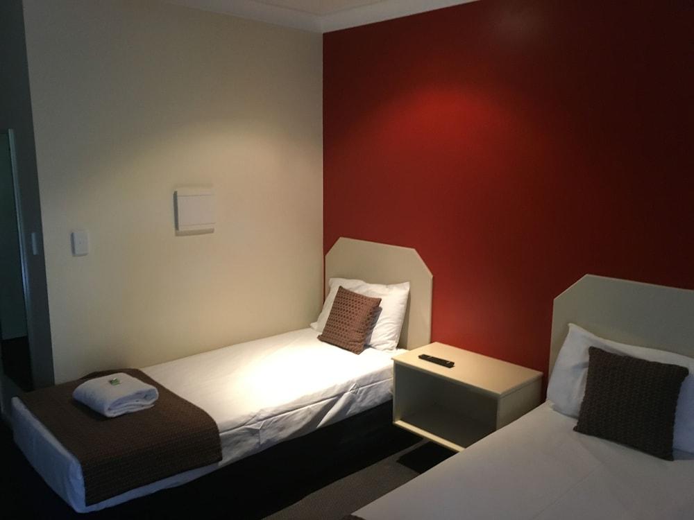 Bluewater Harbour Motel Bowen Exteriör bild