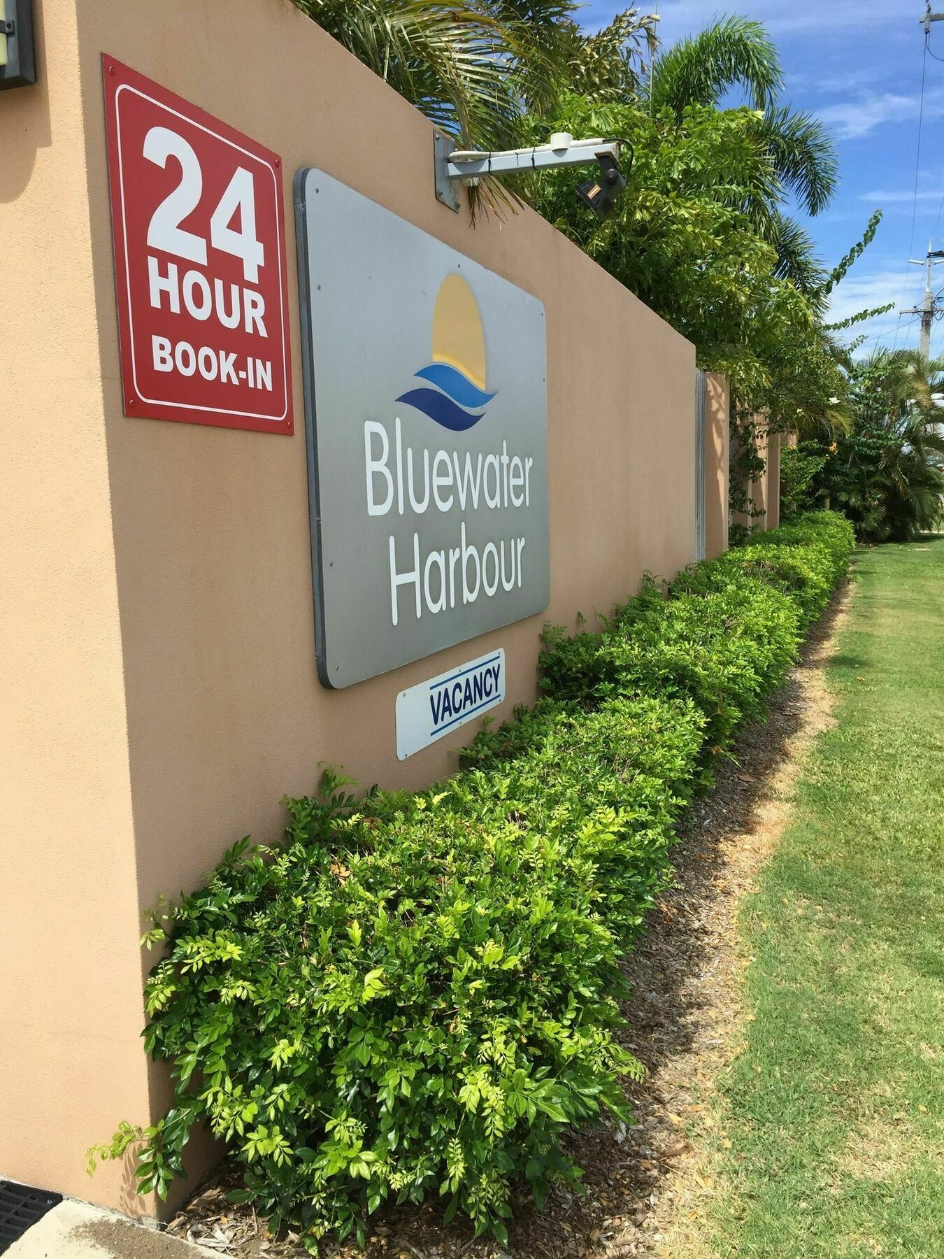 Bluewater Harbour Motel Bowen Exteriör bild