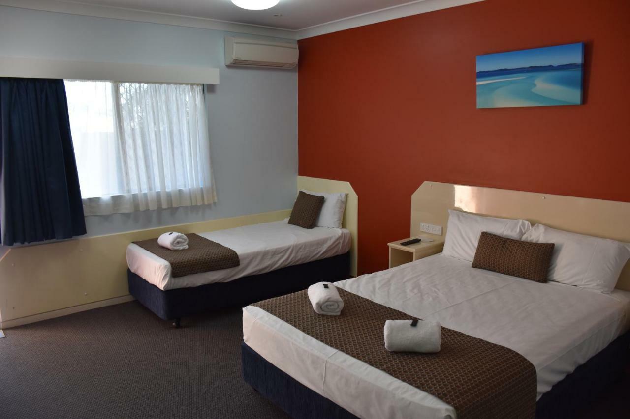 Bluewater Harbour Motel Bowen Exteriör bild
